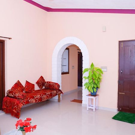 Giri'S Homestay Мадикери Экстерьер фото