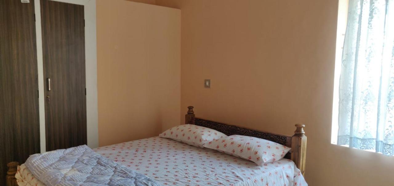 Giri'S Homestay Мадикери Экстерьер фото