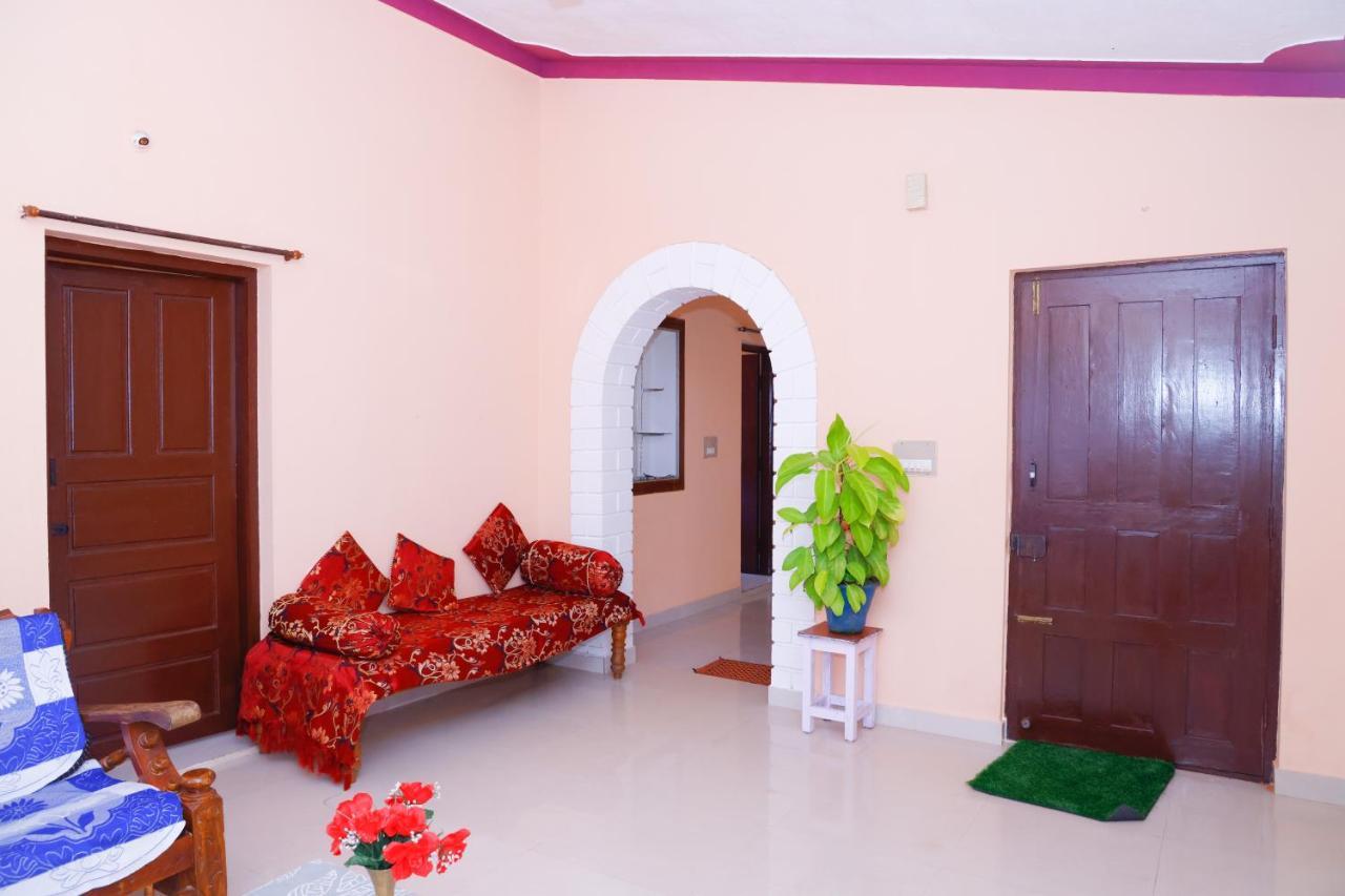 Giri'S Homestay Мадикери Экстерьер фото