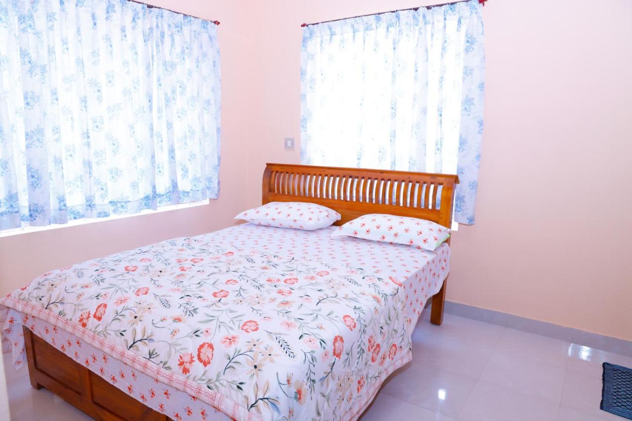 Giri'S Homestay Мадикери Экстерьер фото