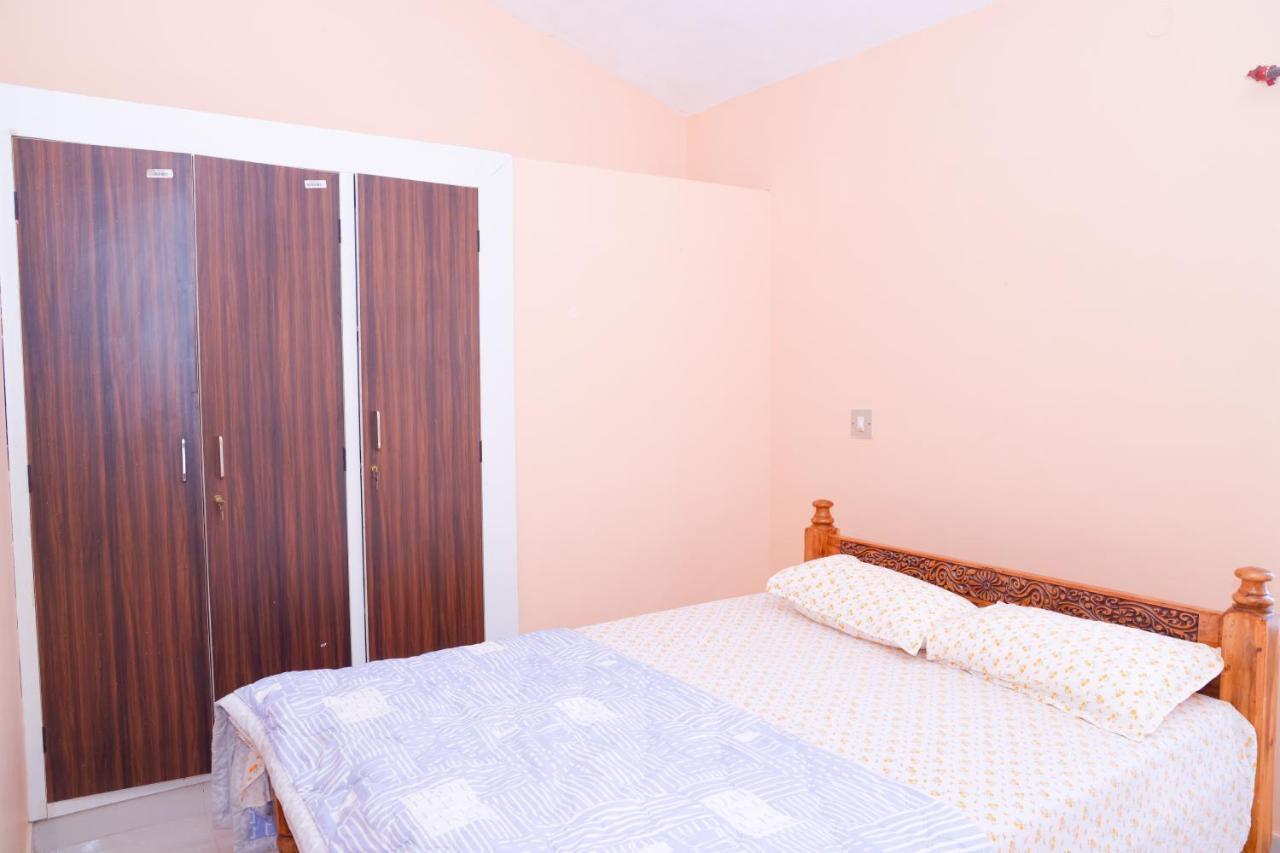 Giri'S Homestay Мадикери Экстерьер фото