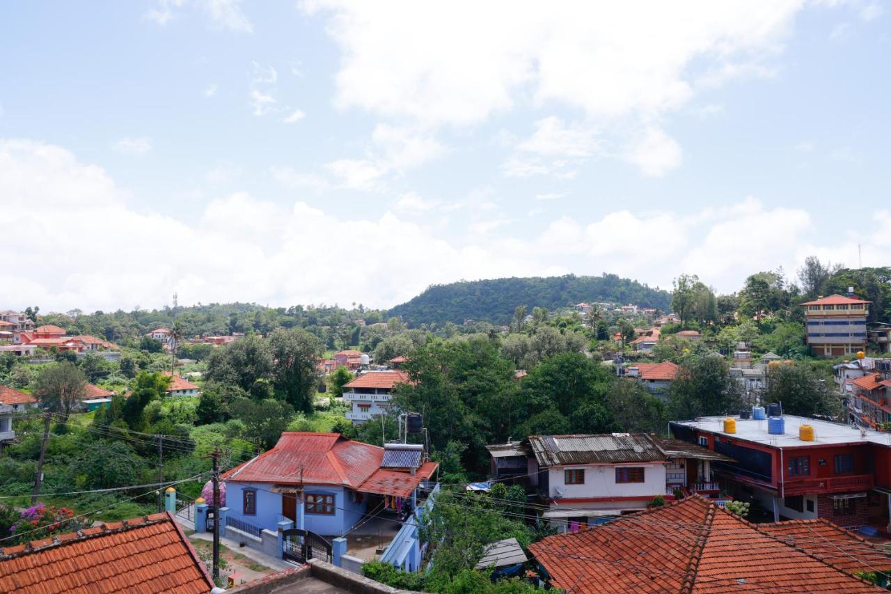 Giri'S Homestay Мадикери Экстерьер фото