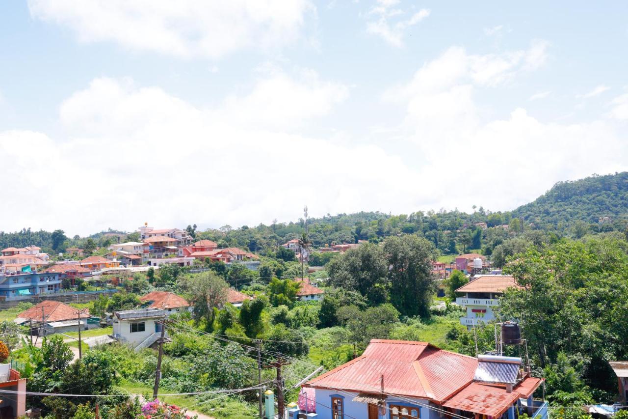Giri'S Homestay Мадикери Экстерьер фото